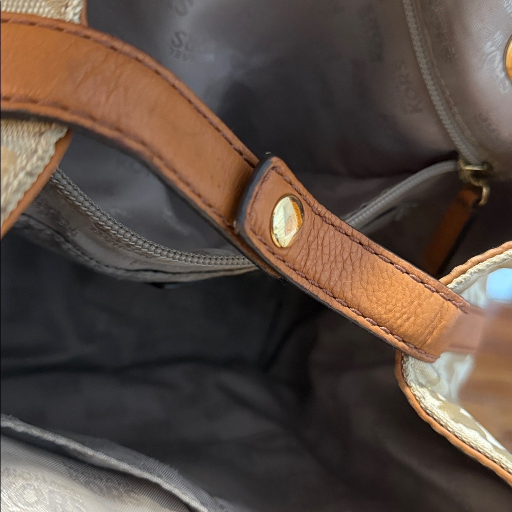 Michael Kors signature logo tan bag with brown leather trim adj shoulder straps - Picture 5 of 14